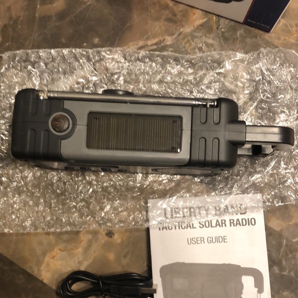 Liberty Band® Emergency Solar Radio - Picture 5 of 13